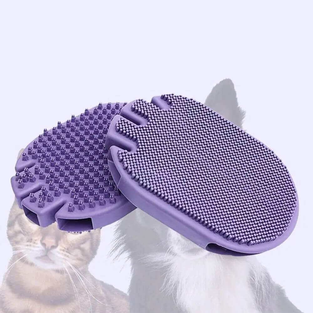 Pet shampoo massage brush for dogs and cats, featuring soft bristles for comfortable grooming and pet massage.